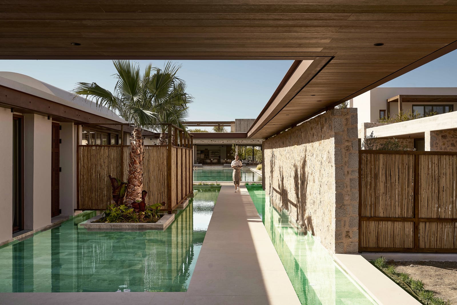 Mastrominas Architecture | THEROS ALL SUITE 度假酒店