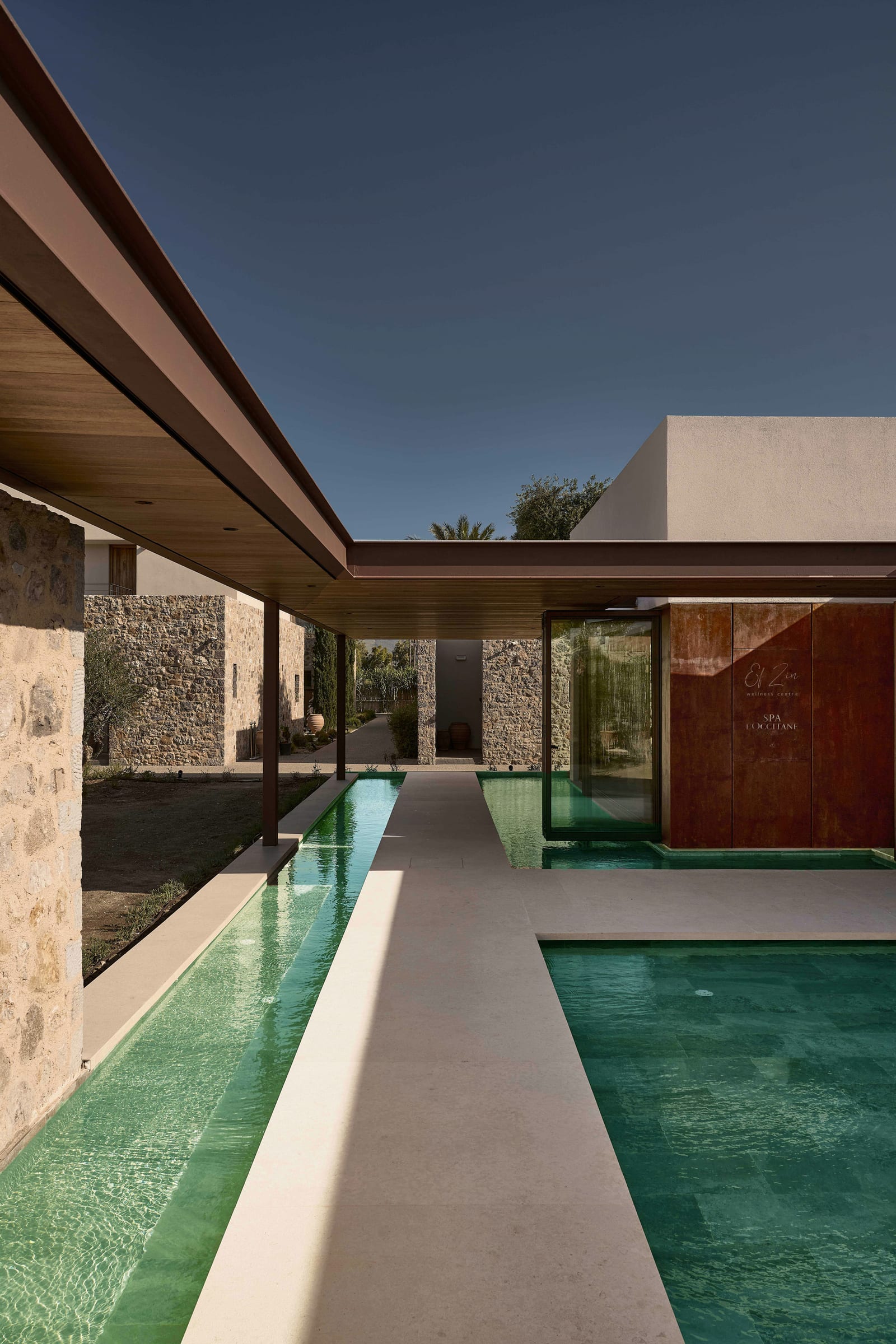 Mastrominas Architecture | THEROS ALL SUITE 度假酒店